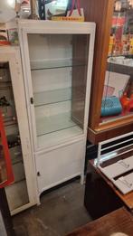 Vintage vitrinekast jaren 60 ijzer en glas, Gebruikt, ,, Ophalen of Verzenden, Glas