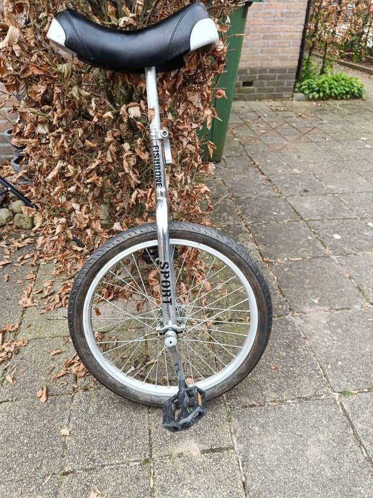 Eenwieler, Fietsen en Brommers, Ophalen