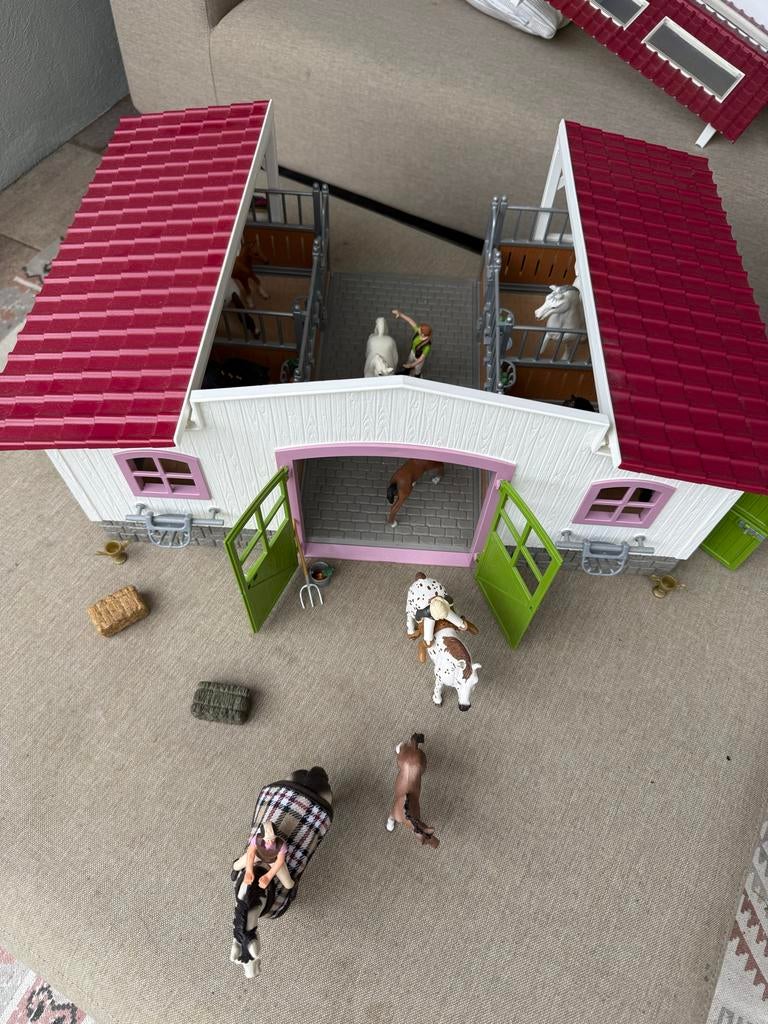 Schleich paardenstal met veel paarden en accessoires, Ophalen of Verzenden, Gebruikt, Jongen of Meisje
