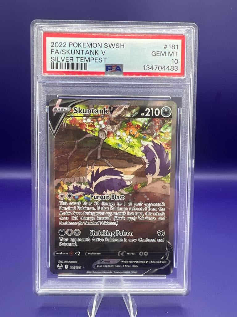 Pokémon Skuntank V Silver Tempest PSA 10, Ophalen of Verzenden, Zo goed als nieuw, Losse kaart