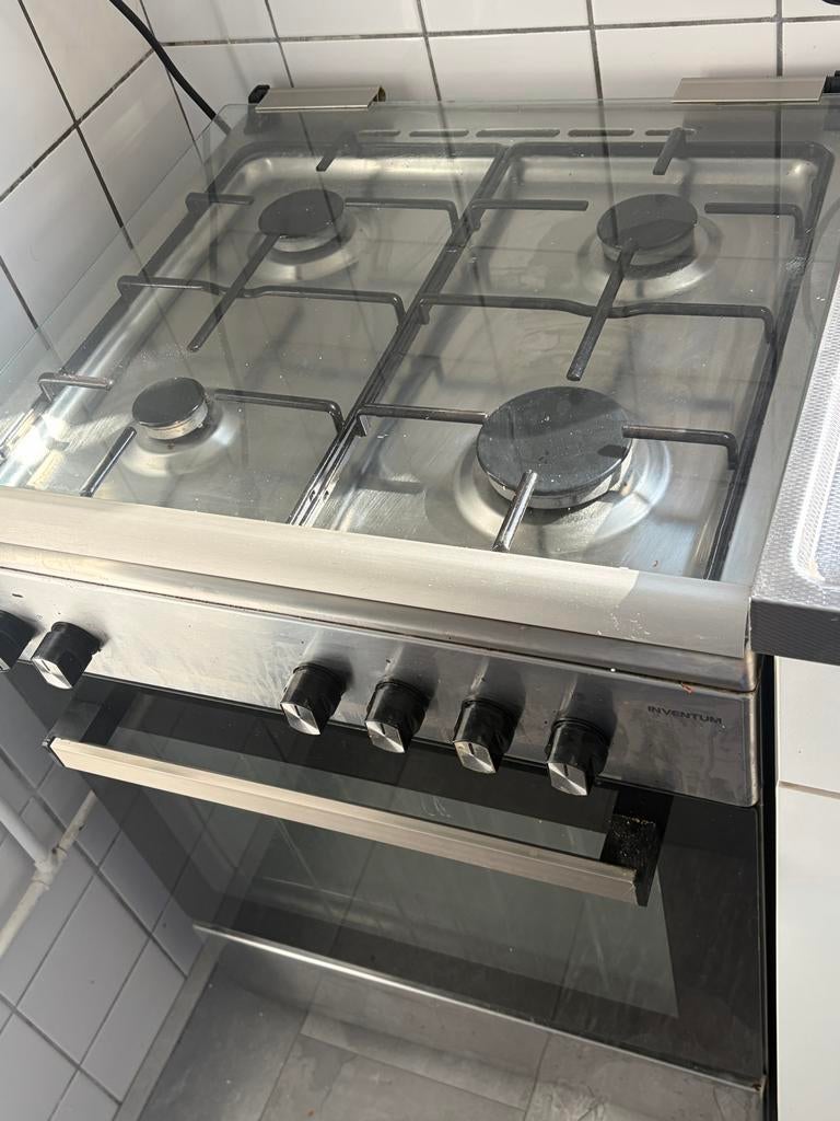 Goed werkend fornuis (gas en elektrisch) te koop, Gebruikt, Gas, Vrijstaand, 4 kookzones