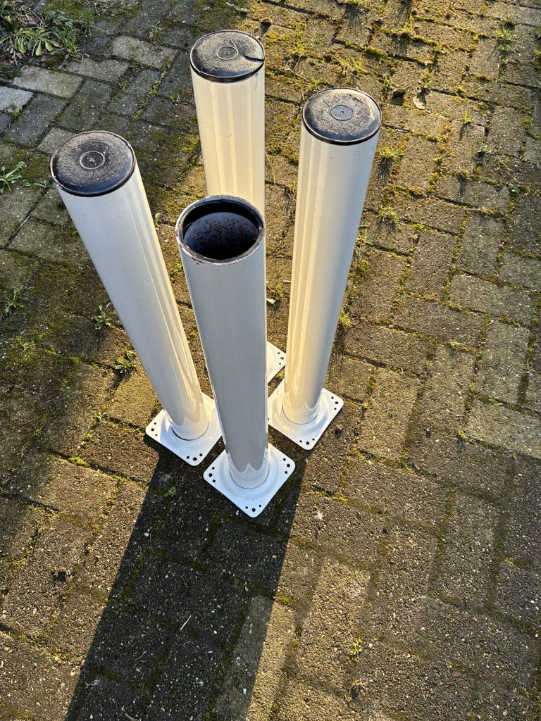 Tafelpoten - wit - metaal   Hoogte 72 cm, Diameter 7,5 cm, Tafelpoot, Minder dan 50 cm, Gebruikt, 50 tot 100 cm