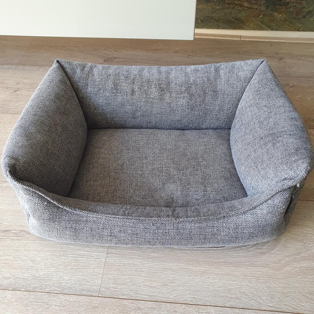 Compleet pakket voor kleine hond, bench, manden, accesoires, Dieren en Toebehoren, Ophalen, Gebruikt