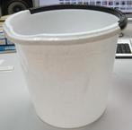 Te Koop: Een witte emmer met handgreep en schenktuit, ZGAN., Huis en Inrichting, Emmers, Ophalen of Verzenden, Zo goed als nieuw