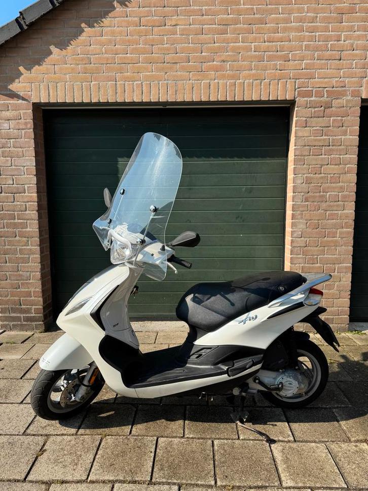 Piaggio Fly, Fietsen en Brommers, Scooters | Piaggio, Gebruikt, Fly, Maximaal 25 km/u, Benzine, Ophalen