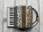 Crucianelli 32 bas accordeon Made in Italy, Muziek en Instrumenten, Accordeons, Gebruikt, Met riemen, 32-bas, Toetsaccordeon