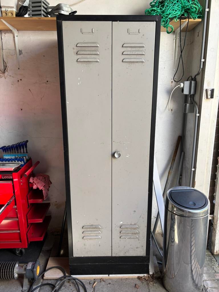 Locker, Ophalen, Gebruikt