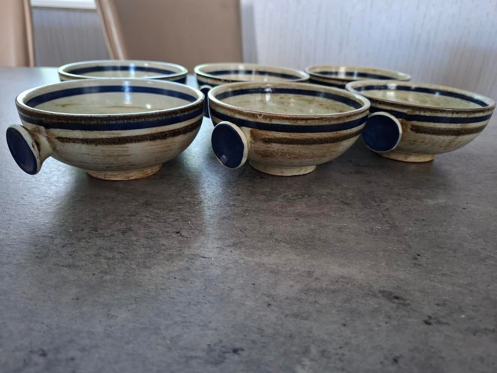 6 mokken waarvan 1 mok gelijmd (oortje was er af), Antiek en Kunst, Ophalen of Verzenden