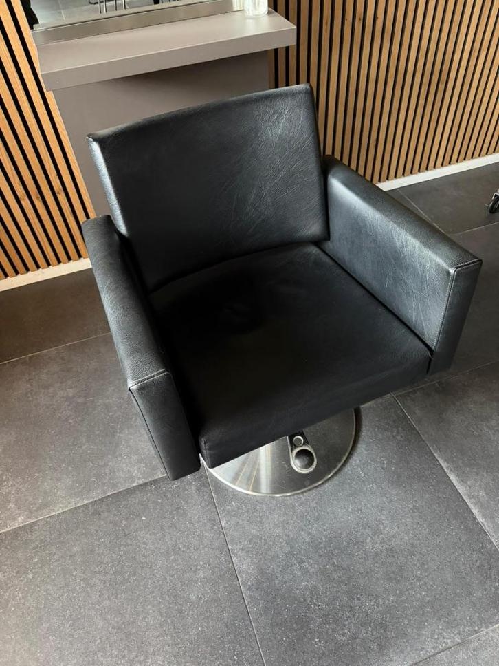 Kappers stoelen, Diensten en Vakmensen, Kappers en Thuiskappers