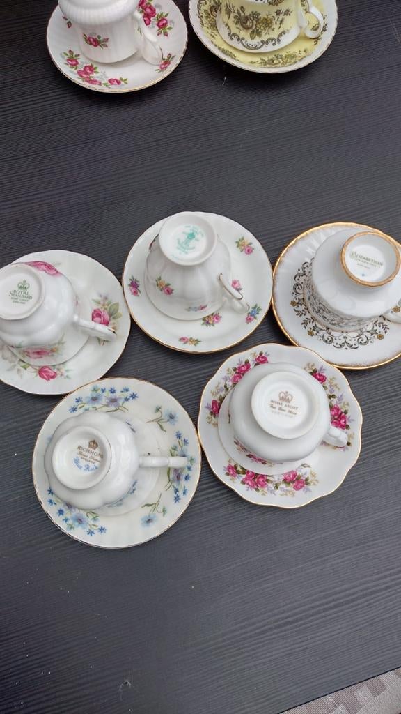 Kop en schotel, Ophalen