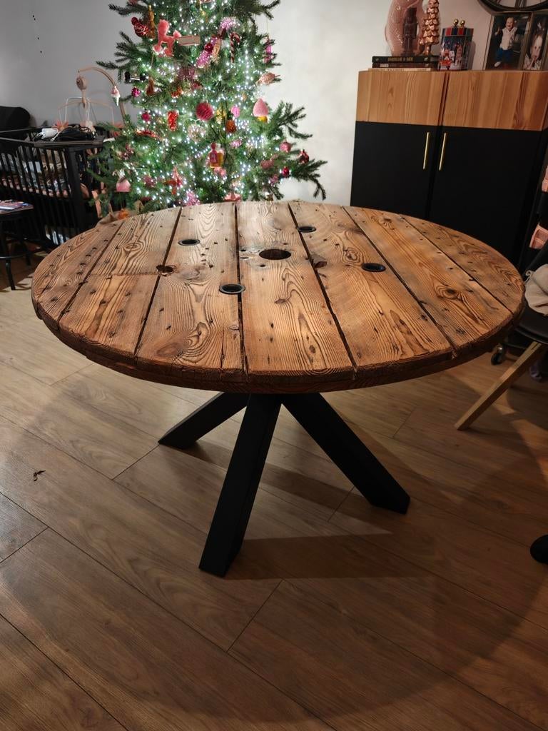 Ronde houten eettafel met zwart metalen onderstel, Huis en Inrichting, Tafels | Eettafels, 100 tot 150 cm, 100 tot 150 cm, Rond