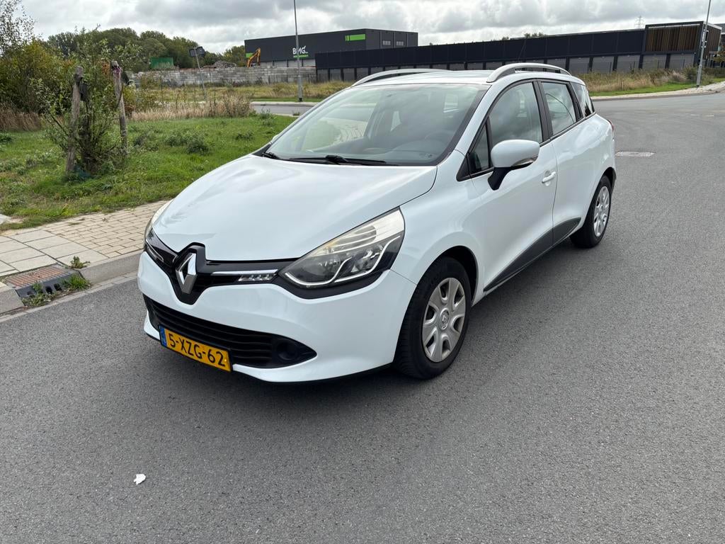 Renault Clio 1.5 DCI 66KW Estate 2014 Wit, Auto's, Voorwielaandrijving, 4 cilinders, 1096 kg, Wit