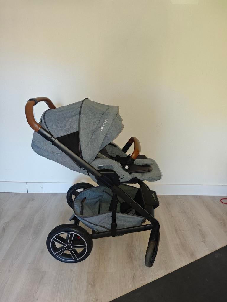 Nuna kinderwagen met Maxi-Cosi adapters en regenhoezen, Ophalen of Verzenden, Gebruikt, Overige merken