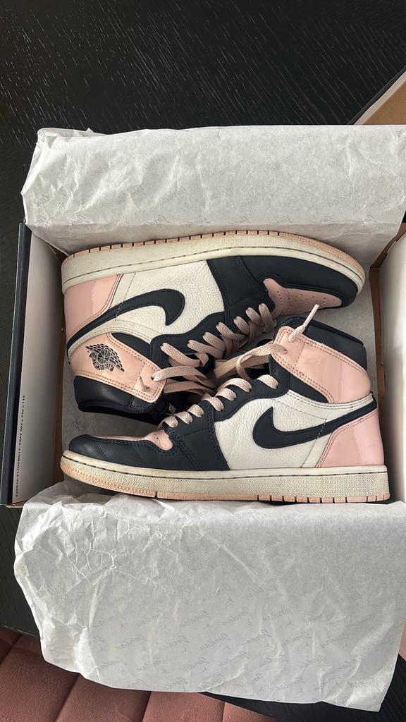 Nike Air Jordan 1 High “bubble gum”, Kleding | Heren, Schoenen, Ophalen, Overige kleuren, Sneakers of Gympen, Zo goed als nieuw