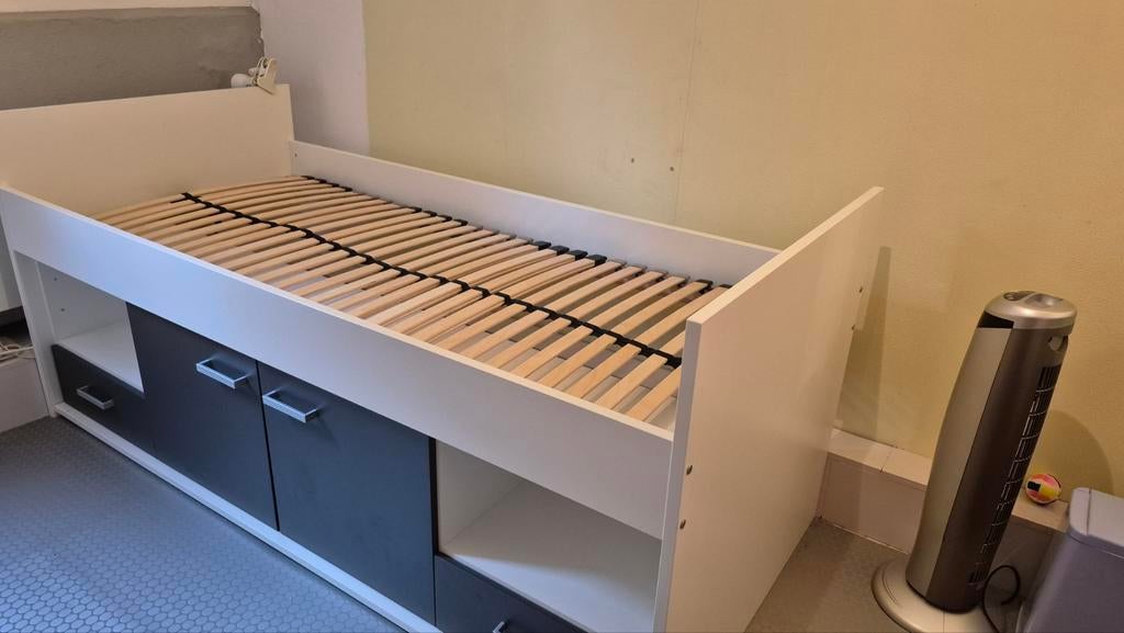 1 persoons bed. Lengte: 205cm breedte 96 cm, Ophalen, Gebruikt, Eenpersoons, Wit