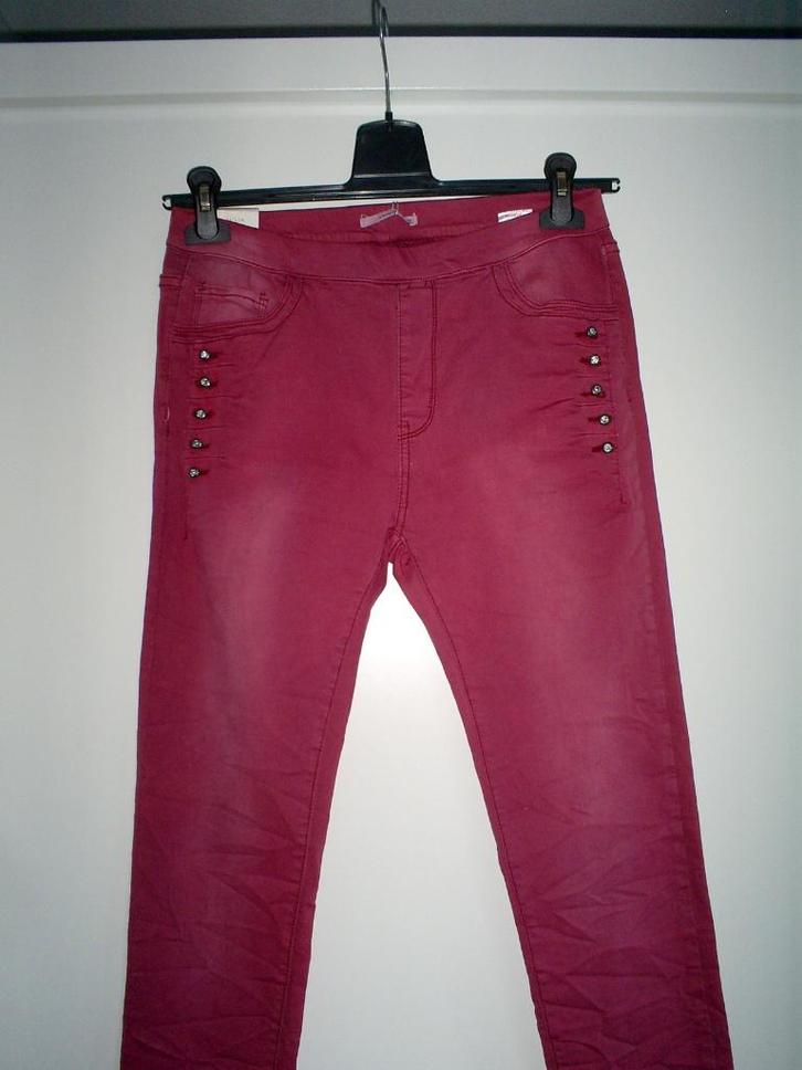 NIEUW __ aparte broek van LAULIA mt. M, Kleding | Dames, Broeken en Pantalons, Nieuw, Maat 38/40 (M), Rood, Lang, Ophalen of Verzenden
