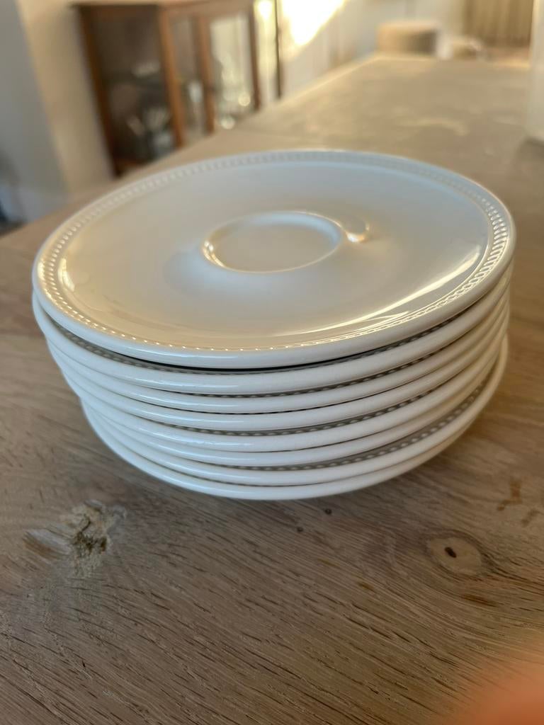 8 x schotel wedgwood Windsor 14,5 cm, Ophalen of Verzenden, Zo goed als nieuw, Wedgwood, Kop(pen) en/of Schotel(s)