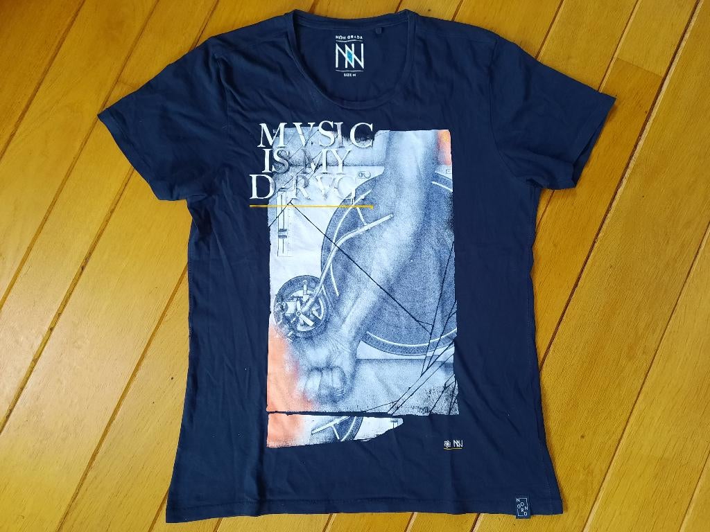 NON GRADA t- shirt donker blauw met PARTY print maat M, Kleding | Heren, Ophalen of Verzenden, Zo goed als nieuw, Maat 46 (S) of kleiner