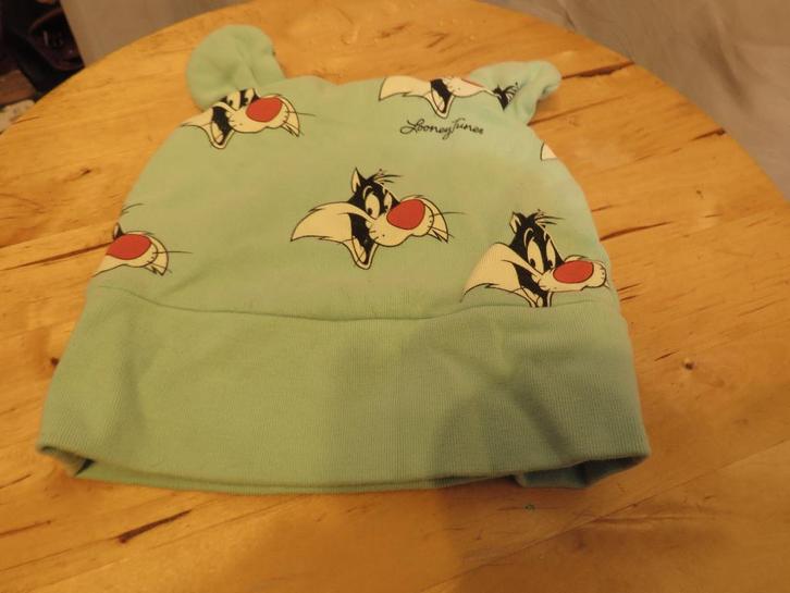 looney tunes mintgroene  babymuts mt M, Kinderen en Baby's, Babykleding | Mutsen, Sjaals en Wanten, Zo goed als nieuw, Muts, Jongetje of Meisje