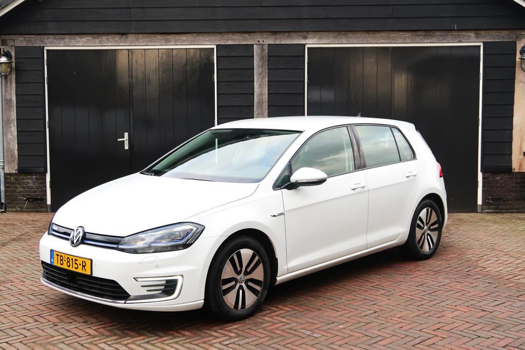 Volkswagen e-Golf e-Golf elektrisch navigatie cruise, Auto's, Gebruikt, Zwart, 231 km, Wit