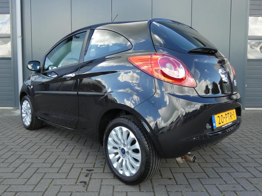 Ford Ka 1.2 Titanium | AIRCO | WINTER PAKKET | 75000 KM!, Voorwielaandrijving, Euro 5, Stof, Gebruikt