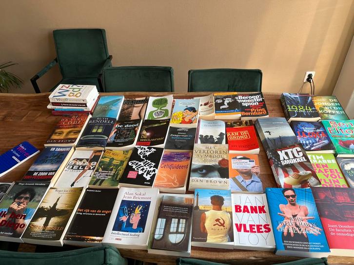 Diverse collectie boeken: romans, thrillers en meer, Boeken, Romans, Gelezen, Nederland, Ophalen