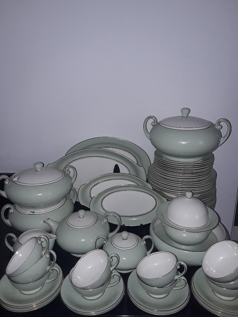 Antiek Mosa eet/theeservies azuurgroen en gouden bies, Antiek en Kunst, Antiek | Servies compleet, Ophalen