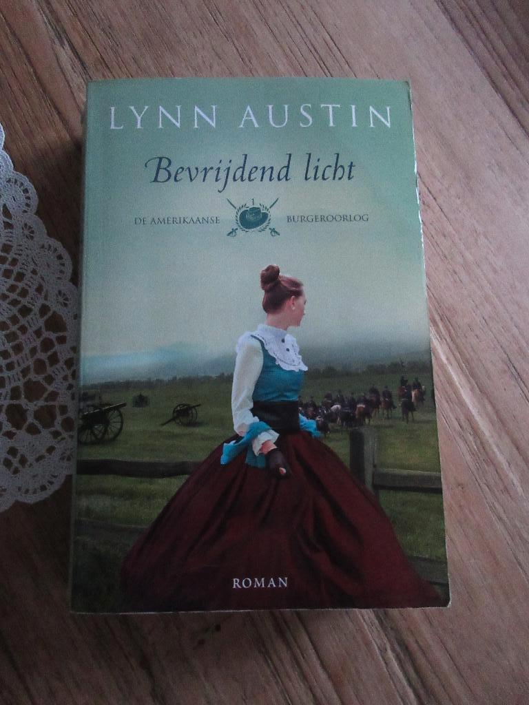 Bevrijdend licht. Lynn Austin, Boeken, Romans, Ophalen of Verzenden, Gelezen, Lynn Austin
