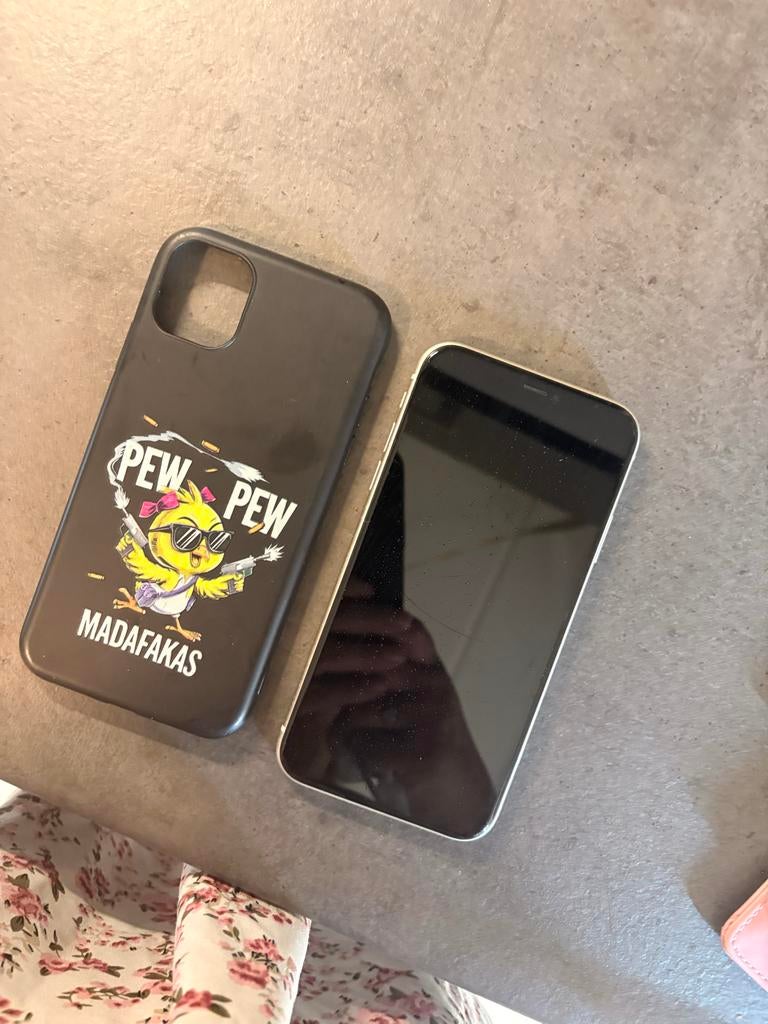 Goedwerkende iPhone 11, 64GB - Achterkant gebarsten, Telecommunicatie, Mobiele telefoons | Apple iPhone, Gebruikt, 64 GB, Zonder simlock