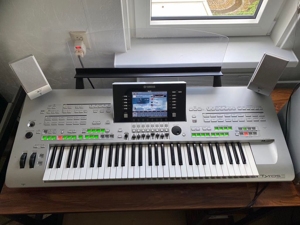Yamaha Tyros3, Ophalen, 61 toetsen, Yamaha, Zo goed als nieuw