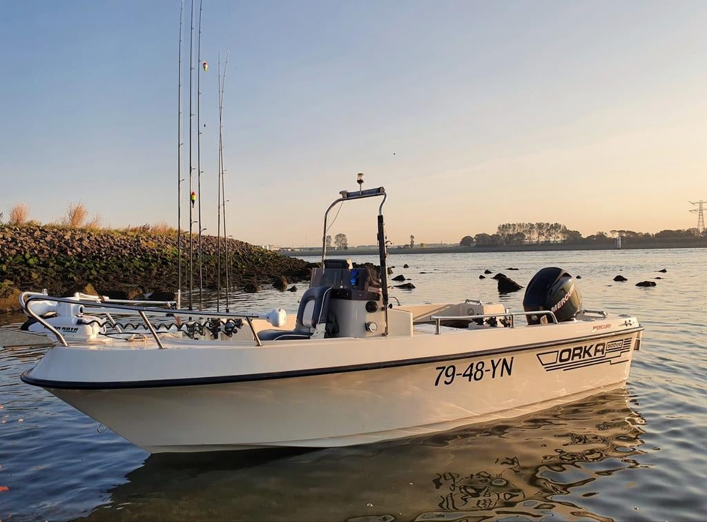 Orka 500 CC Visboot Mercury 60pk  Pega Exclusive, Watersport en Boten, Ophalen, Gebruikt, 3 tot 6 meter, Buitenboordmotor