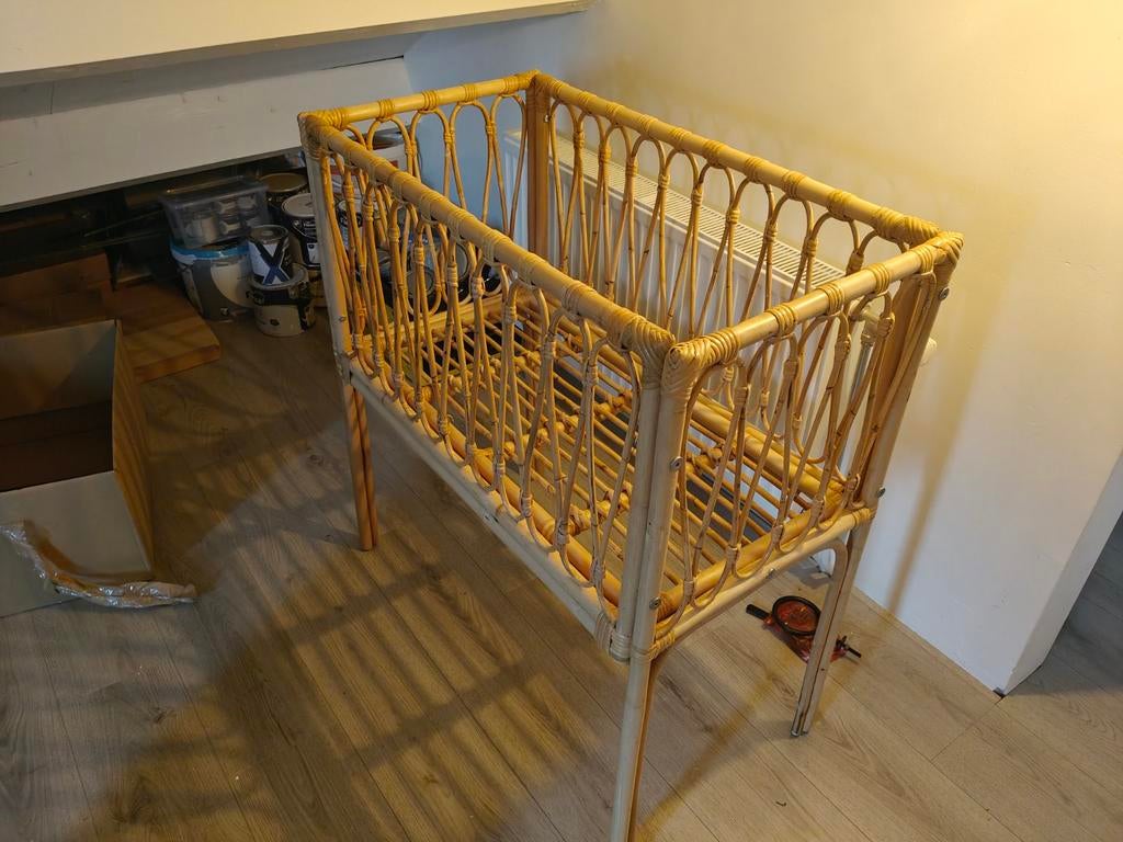 Rotan/bamboe wiegje /  babybed met matras, Kinderen en Baby's, Babywiegjes en Ledikanten, Ophalen, Zo goed als nieuw, Wieg