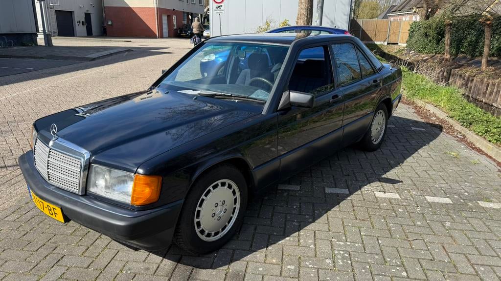 Mercedes-Benz 190-Serie 2.0 E AUT K6 1988 Blauw, Auto's, 118 pk, 4 cilinders, Blauw, Origineel Nederlands
