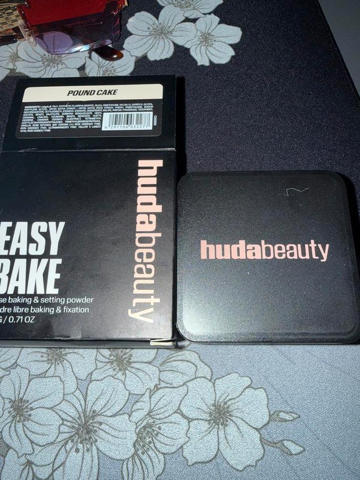 Huda Beauty Easy Bake Loose Powder - Pound Cake, Sieraden, Tassen en Uiterlijk, Uiterlijk | Cosmetica en Make-up, Nieuw, Make-up