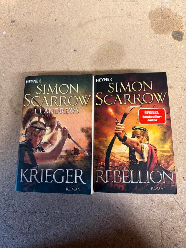 2 Duitse historische romans van Simon Scarrow - Krieger & Re, Boeken, Historische romans, Gelezen, Ophalen