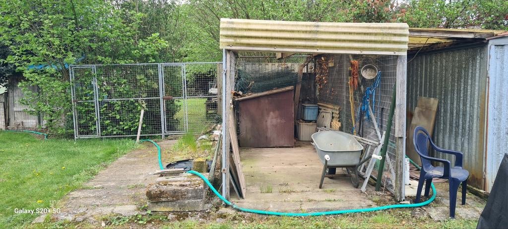 Verzonken grote hondenkennel 2x 4,80 meter + nachthok >Weert, Dieren en Toebehoren, Hondenhokken, Ophalen, Hondenkennel, 100 cm of meer