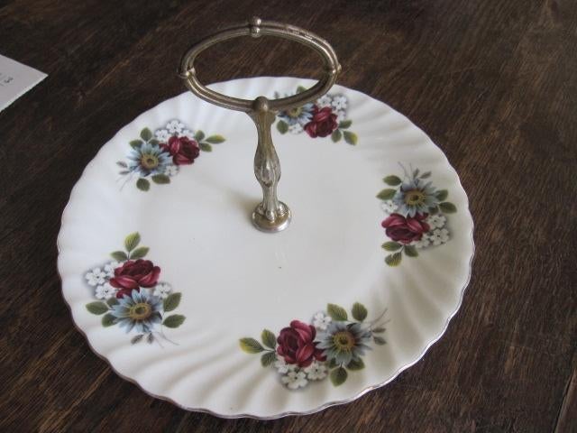 Serveerschaal rozendecor met zilverkleurig handvat 24,5cm, Antiek en Kunst, Antiek | Servies los, Ophalen of Verzenden