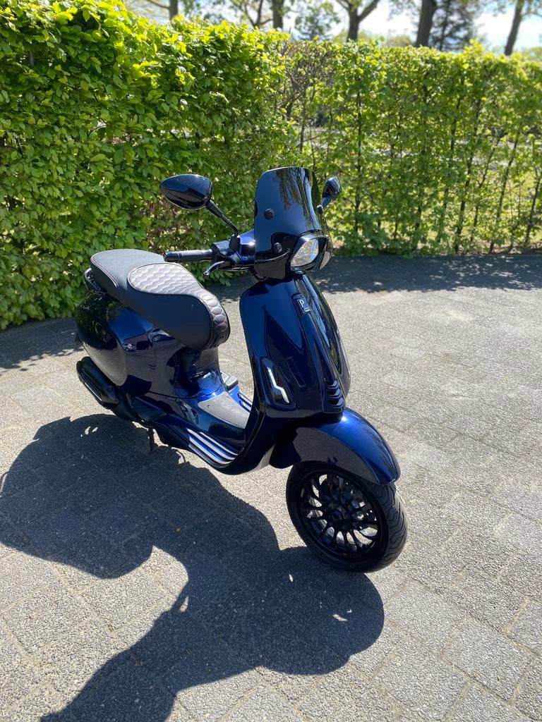 Vespa Sprint Brom 2018 Full option, Fietsen en Brommers, Scooters | Vespa, Ophalen, Zo goed als nieuw, Benzine
