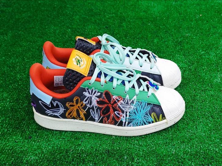 Adidas Superstar Sean Wotherspoon Super Earth Maat 39,5, Kleding | Dames, Schoenen, Zo goed als nieuw, Sneakers of Gympen, Overige kleuren