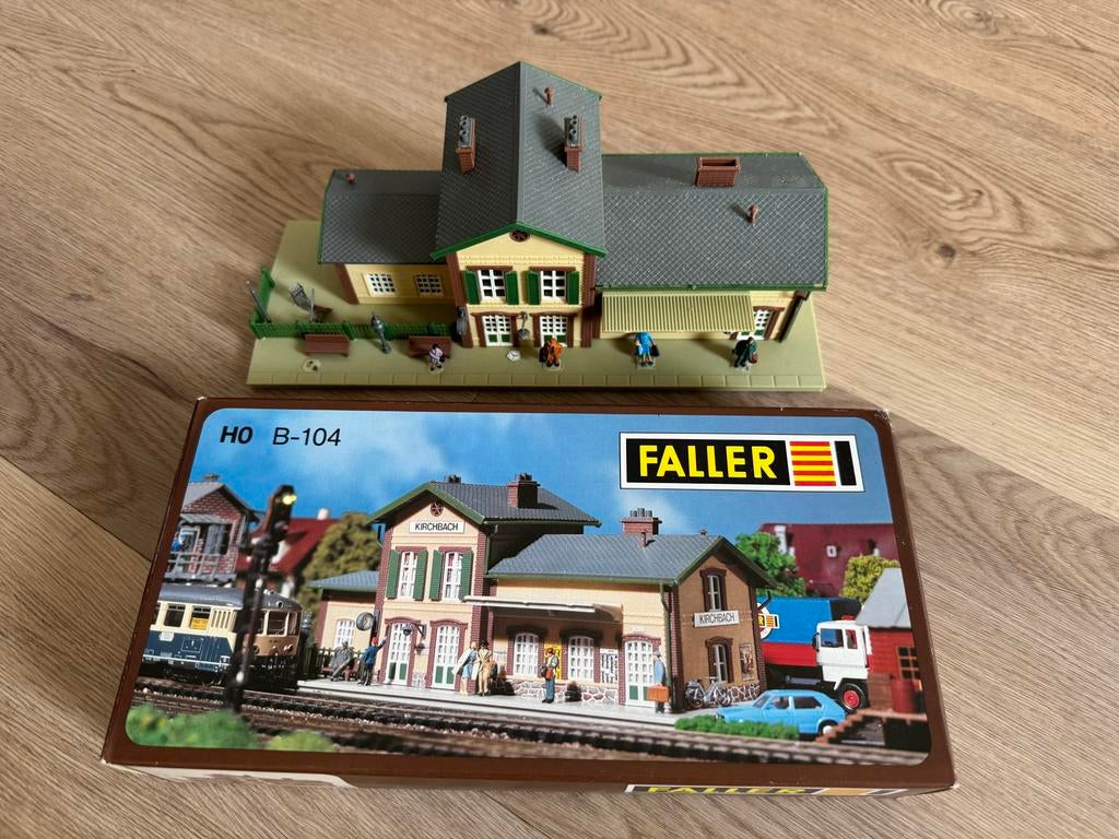 Faller station B 104 - Gebouwd modelspoorwegstation, Ophalen, Gebruikt, Brug, Tunnel of Gebouw, Overige merken