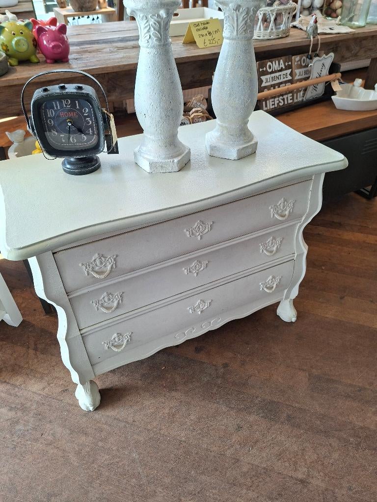 *UITVERKOOP* Brocante wit houten buikkastje/ladekast, Huis en Inrichting, Kasten | Ladekasten, Gebruikt, 3 of 4 laden, Minder dan 100 cm