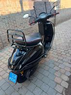 Vespa sprint, Ophalen, Zo goed als nieuw, Benzine