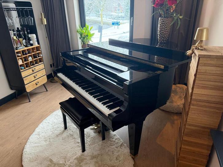 Schimmel vleugel met pianodisc en bankje tegen goed bod., Muziek en Instrumenten, Piano's, Zo goed als nieuw, Vleugel, Zwart, Ophalen