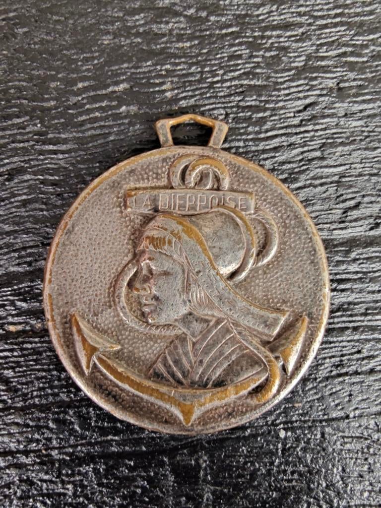 Porte clé insigne MARINE NATIONALE La DIEPPOISE (french navy, Ophalen of Verzenden