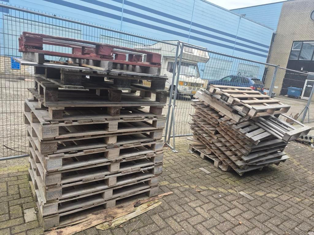 Houten pallets, Ophalen