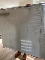 Luxaflex, Grijze smalle jaloezieën - 70-147 cm, Huis en Inrichting, Stoffering | Gordijnen en Lamellen, Gebruikt, 100 tot 150 cm