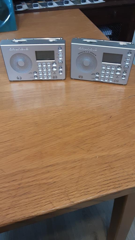 Grundig YB P 2000 wereldontvanger   2 st, Antiek en Kunst, Antiek | Tv's en Audio, Ophalen