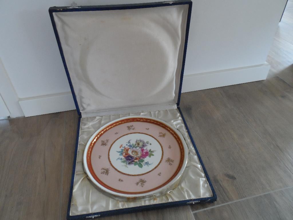 Bord Limoges in cassette., Ophalen of Verzenden