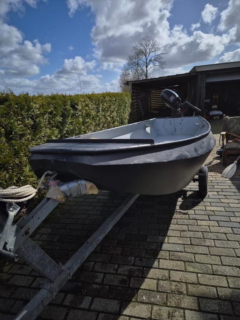 Ijzeren bootje (4 5mtr) met 9.8pk Tohatsu motor en trailer, Ophalen, Gebruikt