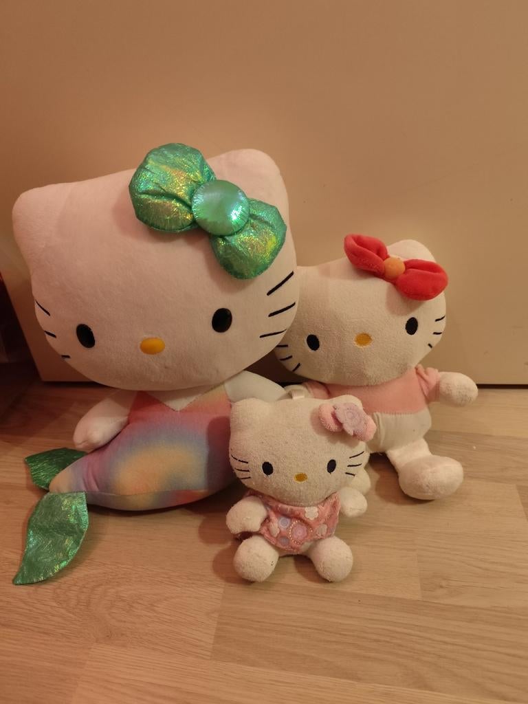 Hello Kitty knuffels - set van 3 (zeemeermin, roze, klein), Ophalen, Gebruikt, Overige merken, Met kleding of accessoire